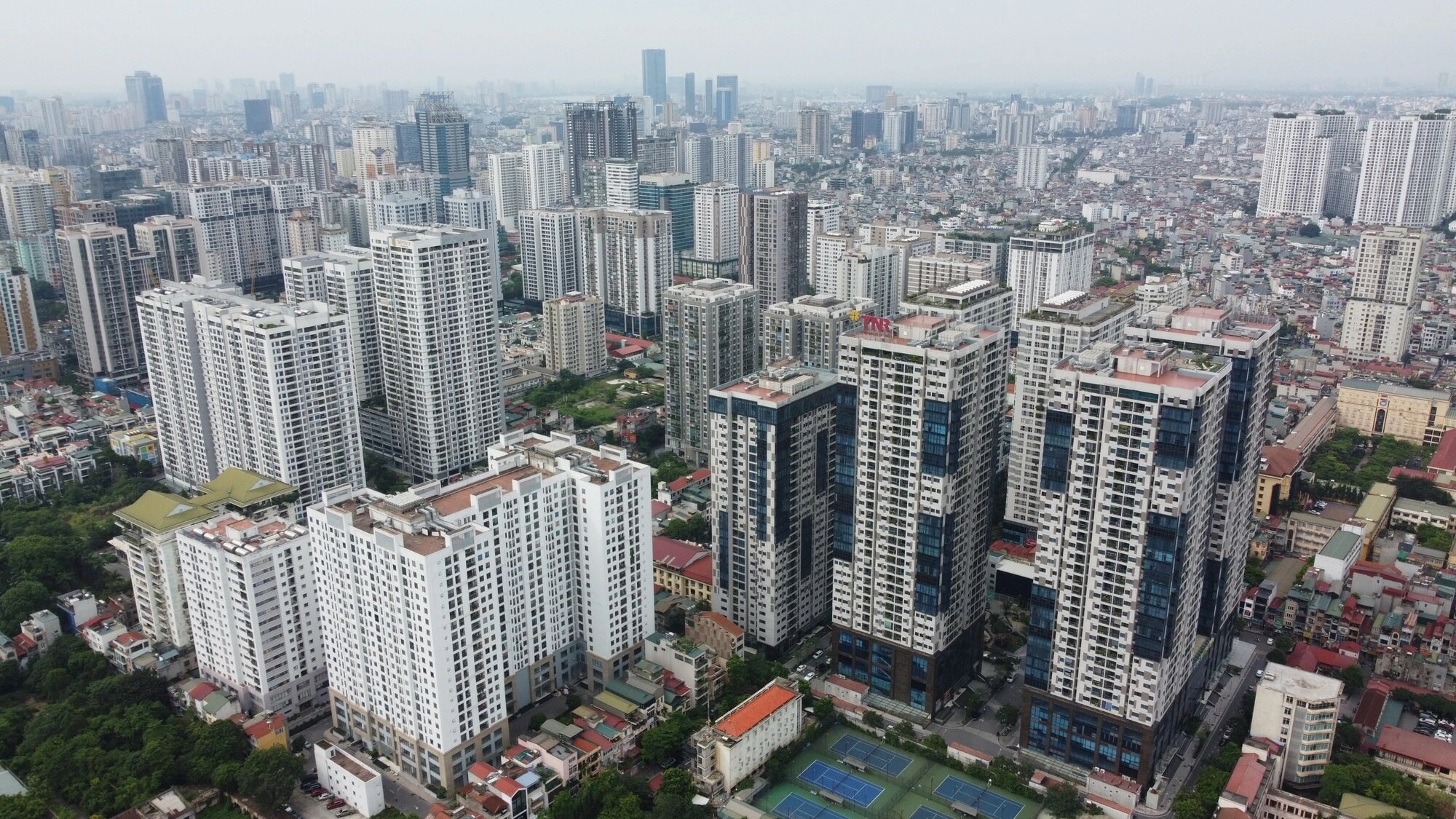 Giá chung cư Hà Nội tăng vọt, đâu là “cửa sáng” cho loại hình căn hộ tạo dòng tiền tại miền Bắc?