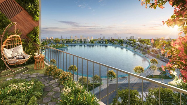 Khu vực ban công căn hộ được thiết kế rộng thoáng, tràn ngập ánh sáng tự nhiên