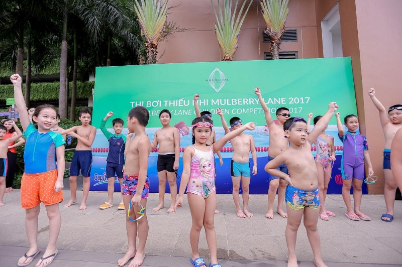 Giải thi bơi dành cho cư dân nhí của dự án