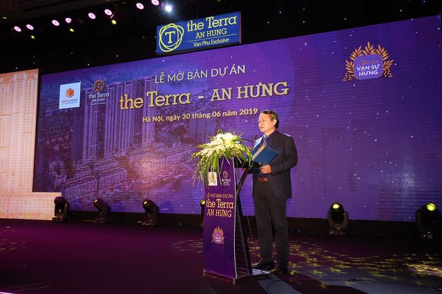 Ông Đoàn Châu Phong – Phó Tổng giám đốc Văn Phú - Invest phát biểu tại buổi lễ