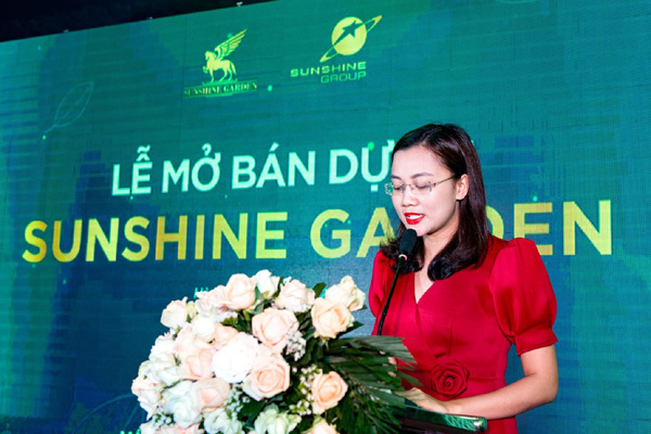 Bà Dương Thị Thu Hiền phát biểu tại Lễ mở bán dự án Sunshine Garden