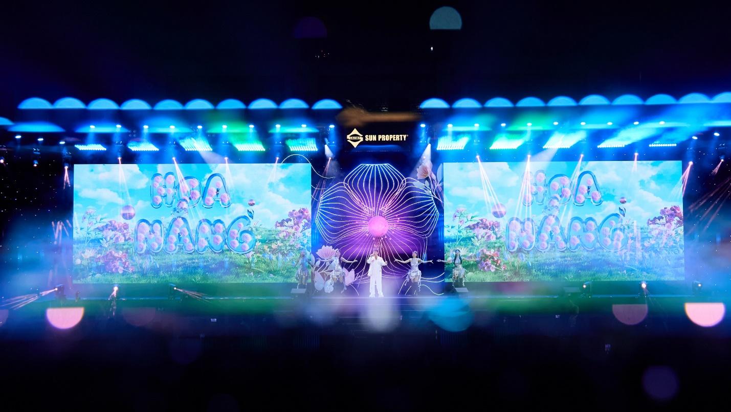 Không khí sự kiện bùng nổ với các màn trình diễn nghệ thuật